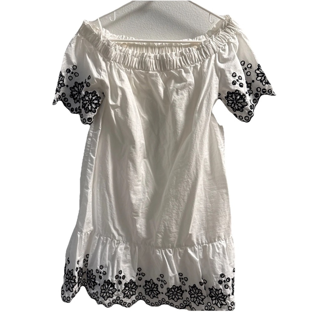 Vineyard Vines Off-Shoulder White Top with Black Floral Detail